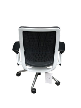 'Steelcase' task chair with arms