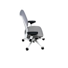 Load image into Gallery viewer, &#39;Steelcase&#39; Think chair
