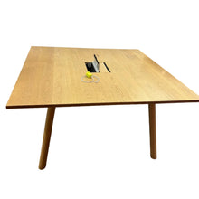 Load image into Gallery viewer, 'Jardan' Meeting table
